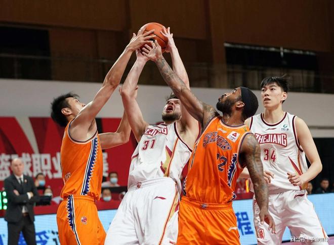 当篮球在中 当篮球在中